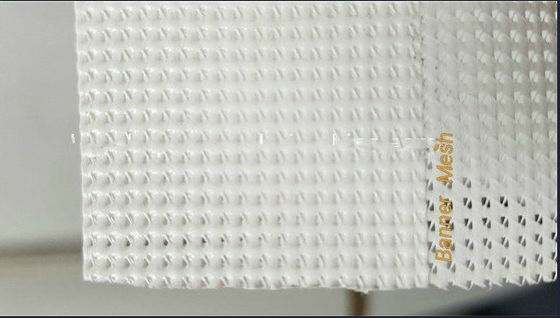 เนื้อผ้าเครือข่ายกลางแจ้งที่ยั่งยืน น้ําหนักเบา เนื้อผ้าพอลิเอสเตอร์ Mesh 50m / ความยาวม้วน