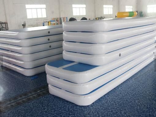 0.9 มิลลิเมตร ความหนา Gymnastics Air Mat, Air Track Inflatable สําหรับการฝึกกาย
