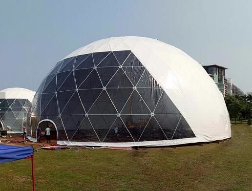 18M กันน้ํา แอนติ-UV Geodetic Dome Tent กับท่อเหล็ก สําหรับงานเลี้ยง