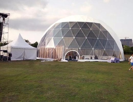 18M กันน้ํา แอนติ-UV Geodetic Dome Tent กับท่อเหล็ก สําหรับงานเลี้ยง