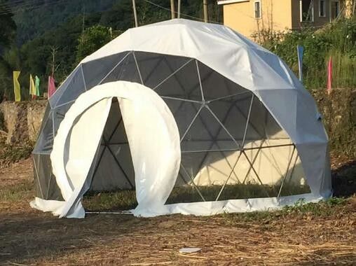 5M หรูหรา Geodetic Dome Tent กับท่อเหล็กและปกโปร่ง