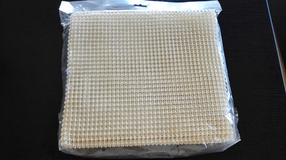 240gsm PVC Foam Mesh Underlay เป็นผึ้ง เสื้อผ้าป้องกัน Liner ไม่เลื่อน
