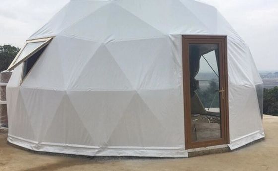โรงแรมกลางแจ้ง แคมป์ พีวีซี 10m Geodetic Dome Tent With Door Dome แคมป์เท็นท์