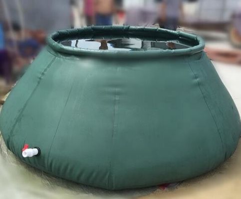 รูปทรงกระเทียม 4500L PVC ผ้าใบ ถังน้ําพับ ถังน้ําพกพา ถังเก็บน้ํา